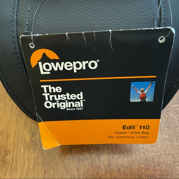 Lowepro Edit 110 Padded Camera Bag - Black (LP36097) BRAND NEW - Picture 7 of 8
